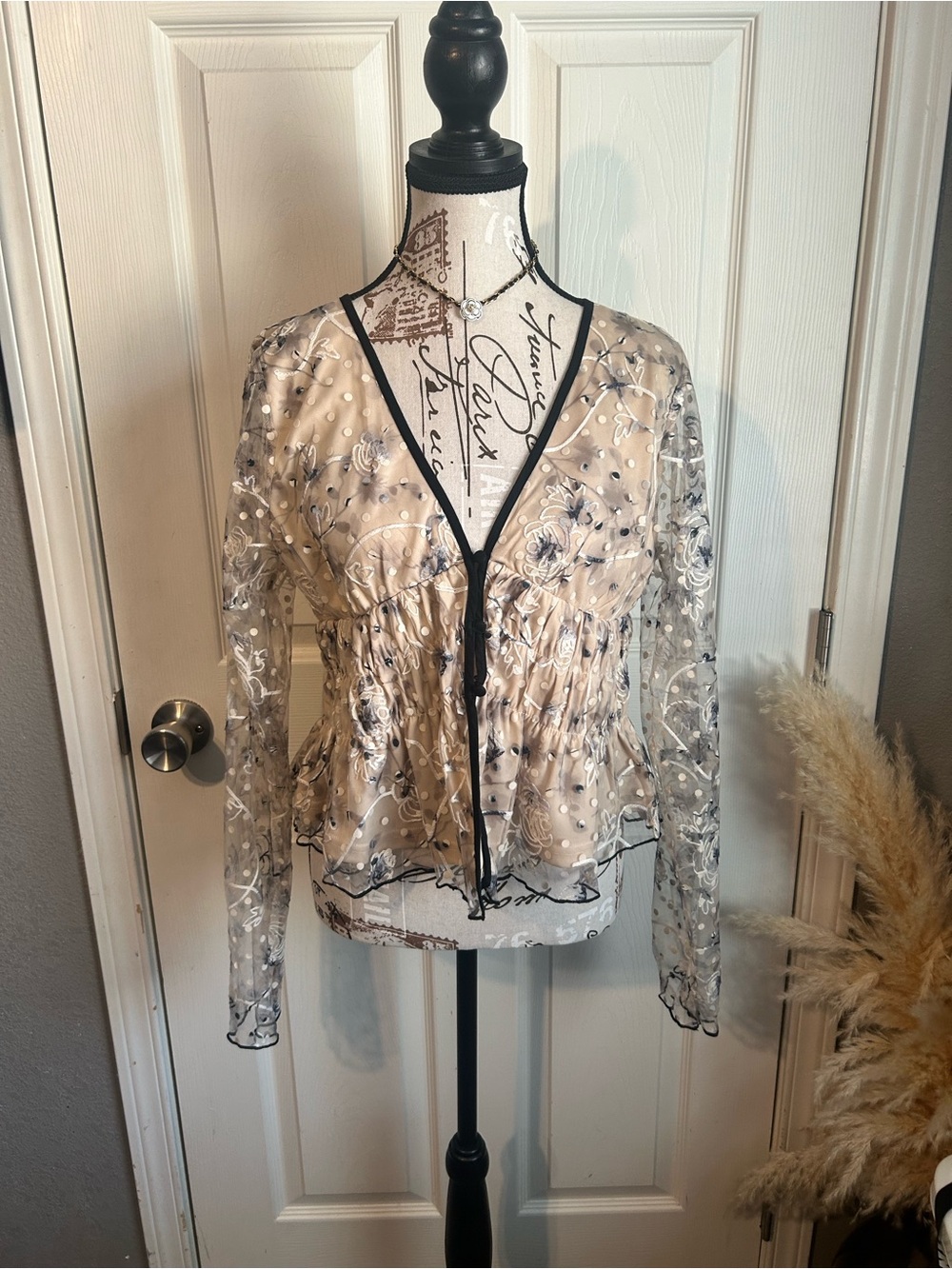 Floral Embroidered V-Neck Long Sleeve Top - Cream/Black